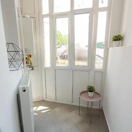 Cozy Design In Magheru Apartment *