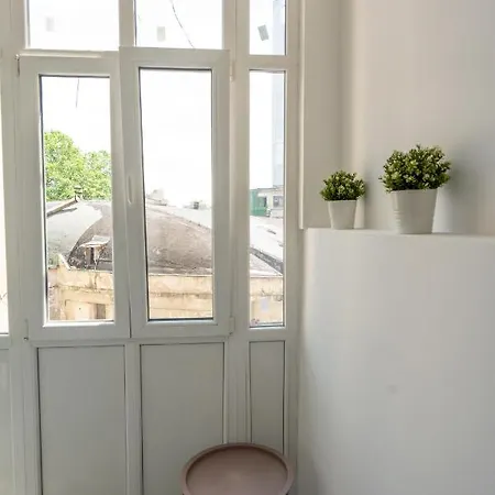 Cozy Design In Magheru Apartment Bucharest
